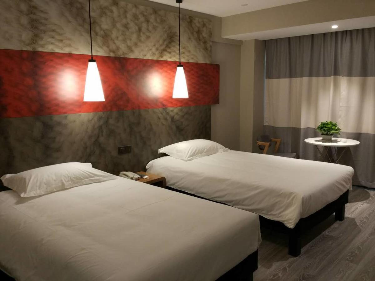 Ibis Chengdu West Jingcui Road Hotel Buitenkant foto